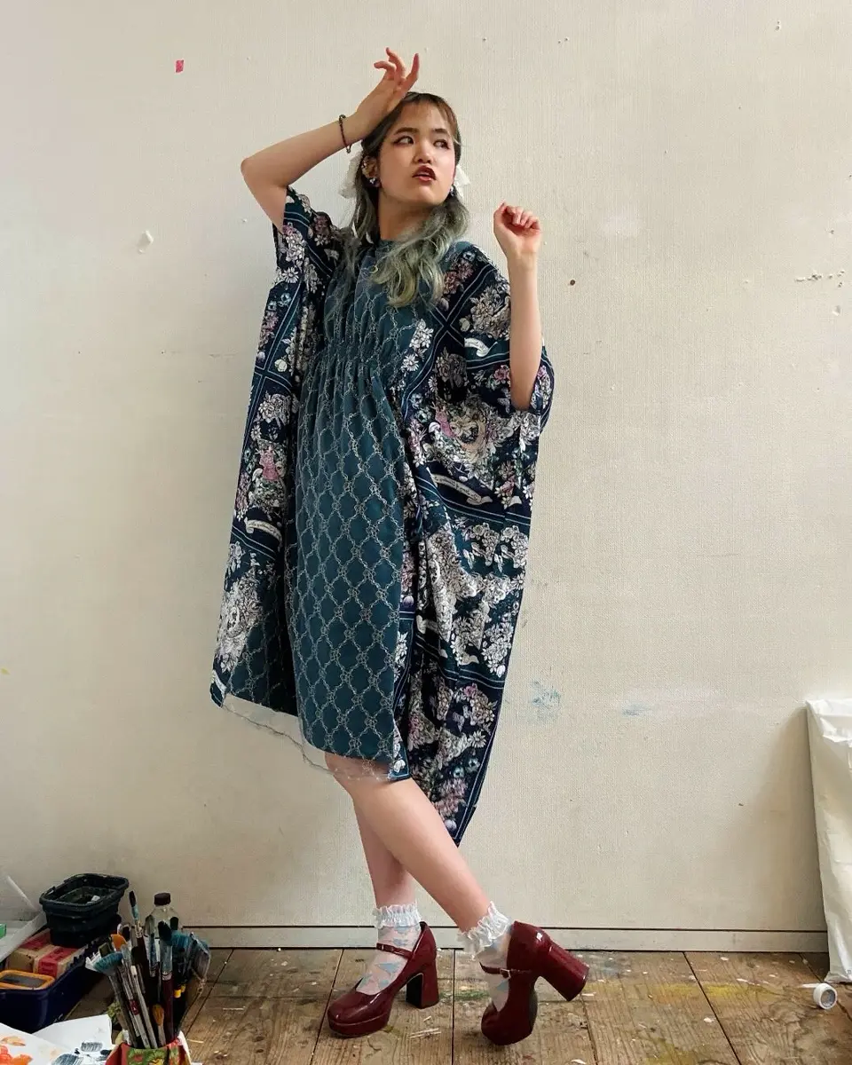 イズスカラー / 星座と花柄チュール 異素材切替ワンピース