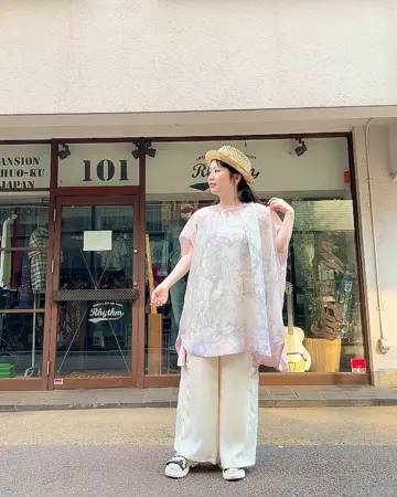 未使用　is scolar イズスカラー　シフォン重ね刺繍プルオーバー　ドルマン 未使用 is scolar イズスカラー シフォン重ね刺繍プルオーバー