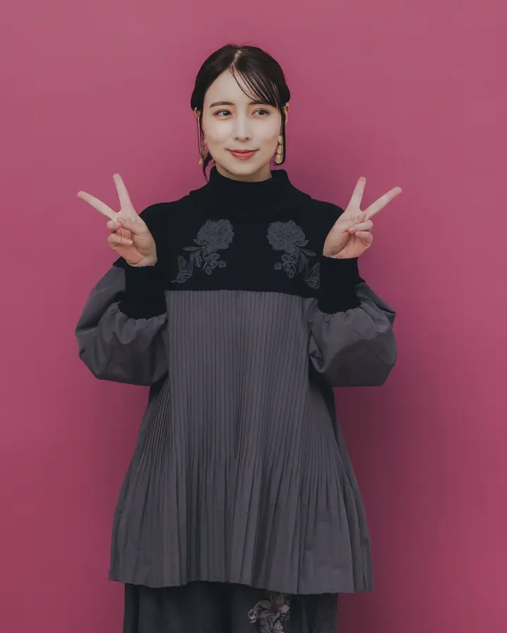 553265：花蝶柄×無地リメイク風 異素材切替プルオーバーの通販-ScoLar