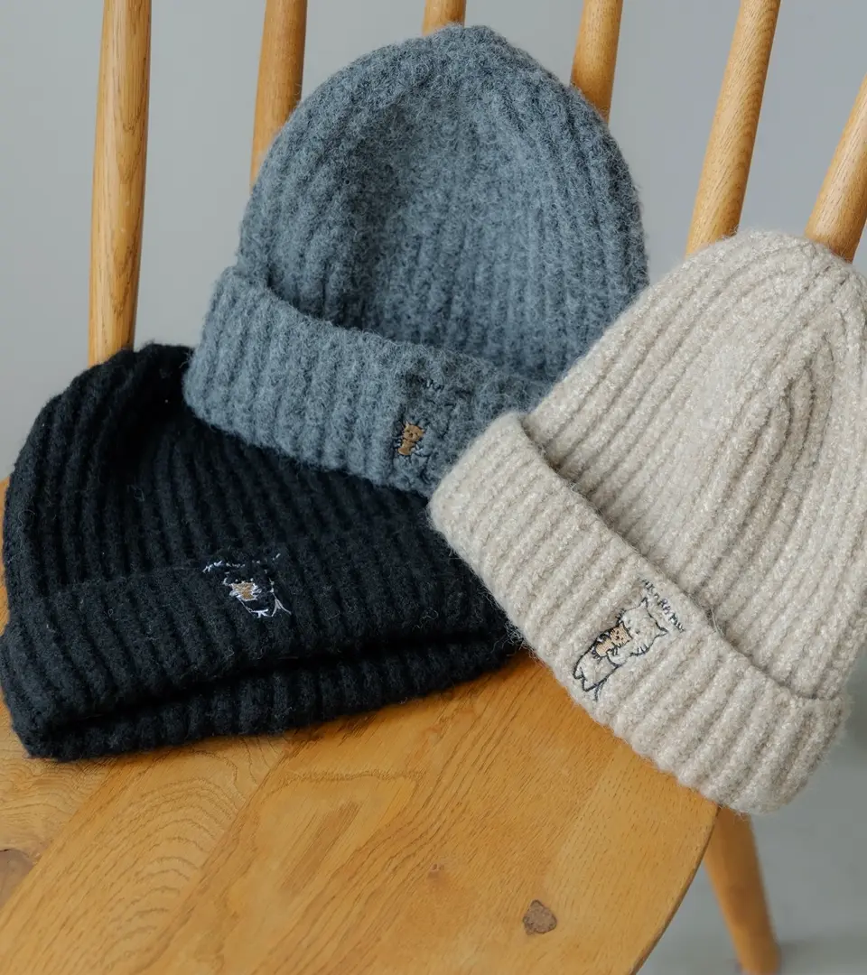 PATOU 黒 ニット帽 猫刺繍付き PATOU 黒 ニット帽 猫刺繍付き PATOU 黒 ニット帽 猫刺繍付き PATOU 黒