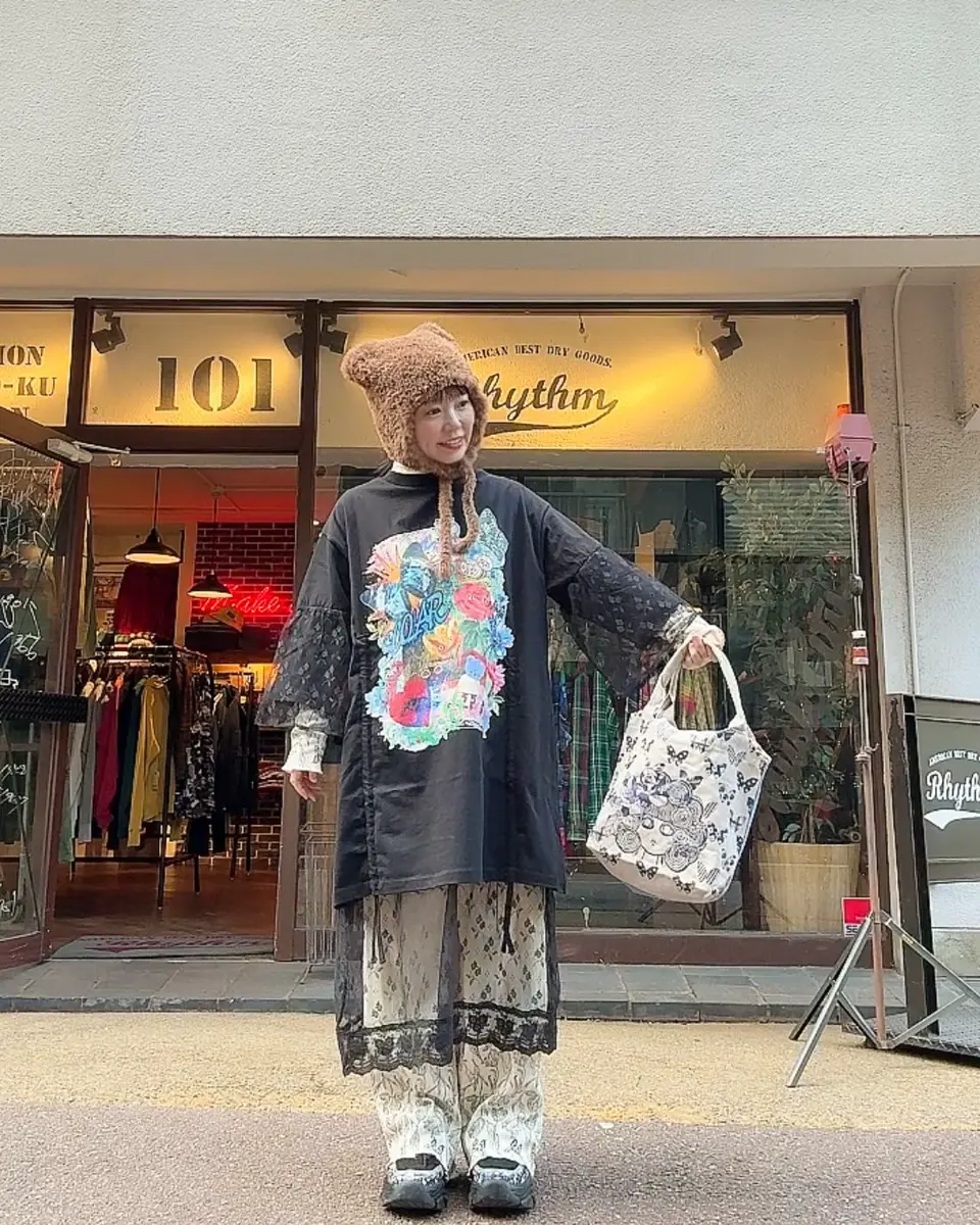 161620：アート柄レース切替チュニックの通販-ScoLar