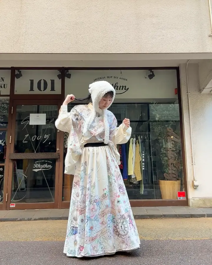 561218：花柄布帛シャツの通販-ScoLar