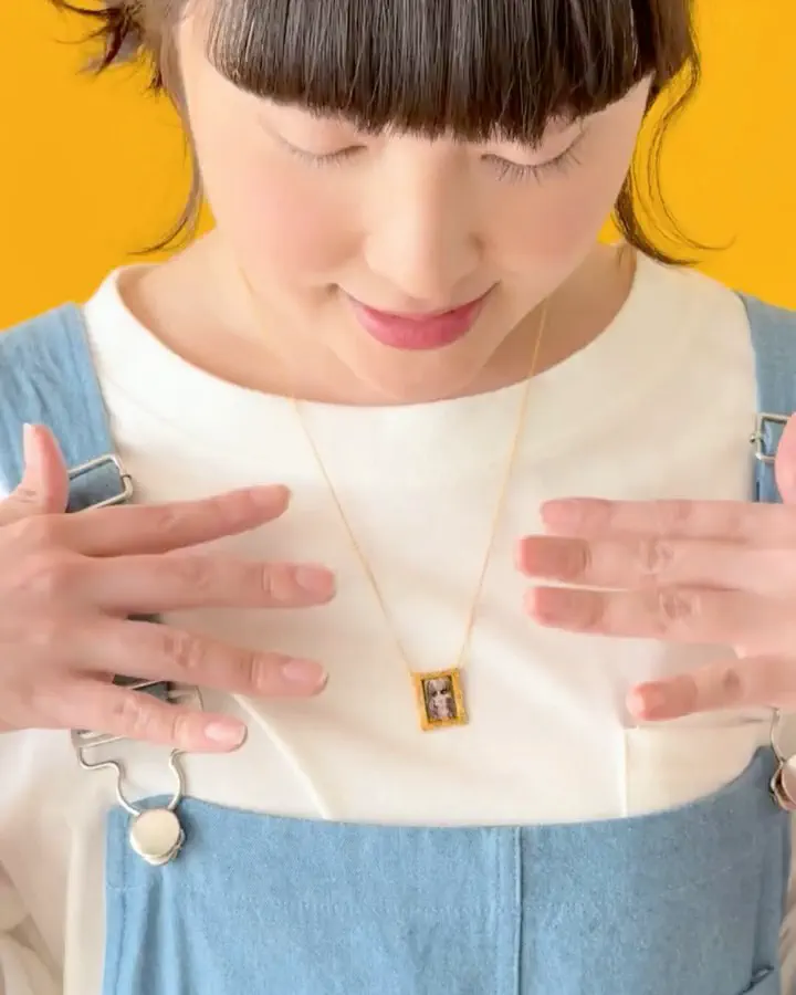 662334：額縁女の子柄ネックレスの通販-ScoLar