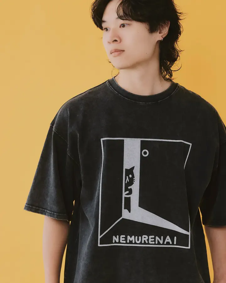 362111：真夜中の訪問者柄Tシャツの通販-ScoLar