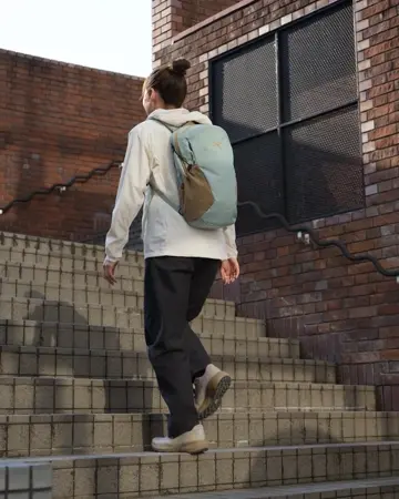 ARKTIS アークティス バックパック　オリーブ Amazon.co.jp: [アークテリクス] ARCTERYX エアリオス35バック
