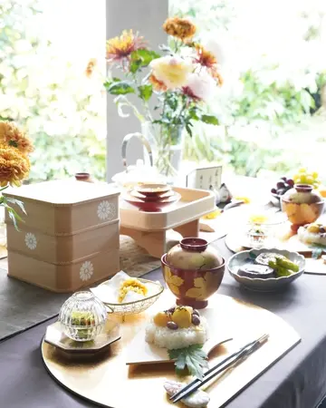 有田焼　陶扇　大皿23cm 4枚　未使用　九燿金彩色絵 盛鉢 有田焼 陶扇 大鉢23cm 4皿 未使用 九燿金彩色絵 盛