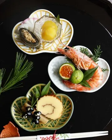 有田焼 錦茶緑金松葉形 銘々皿 ｜ 四季折々のおしゃれな和食器
