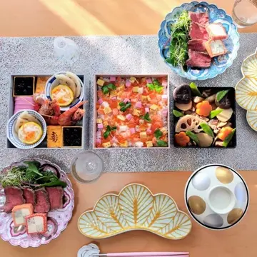 有田焼 錦金松葉形 前菜皿 ｜ 四季折々のおしゃれな和食器通販