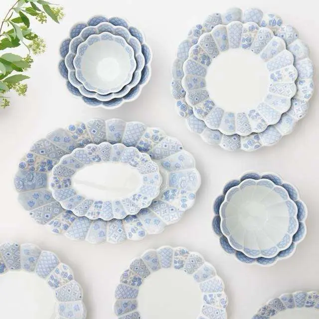 花離宮ブルー丸皿 15cm（化粧箱入） ｜ 四季折々のおしゃれな和食器