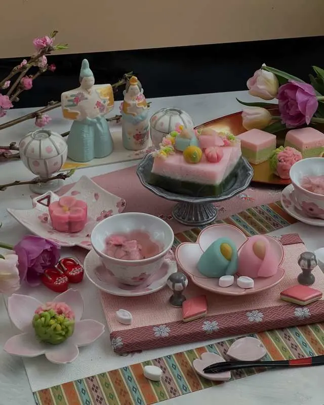 有田焼 虹彩桜 着物銘々皿 ｜ 四季折々のおしゃれな和食器通販