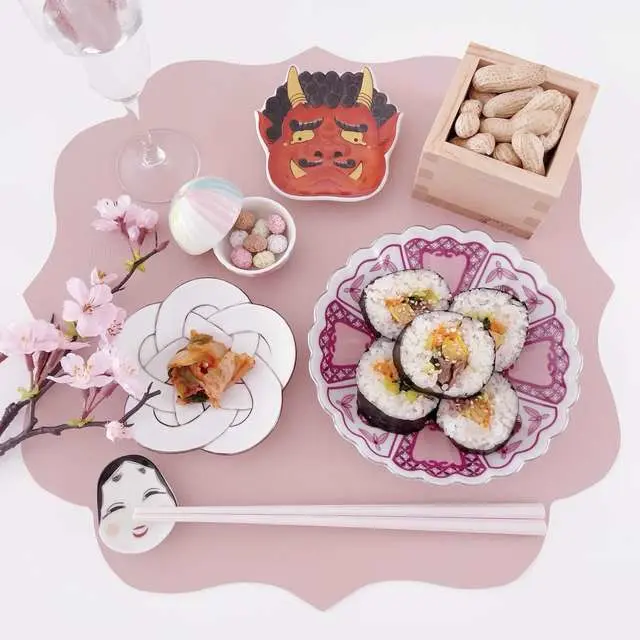 有田焼 プラチナ線 梅結び 小皿 ｜ 四季折々のおしゃれな和食器通販