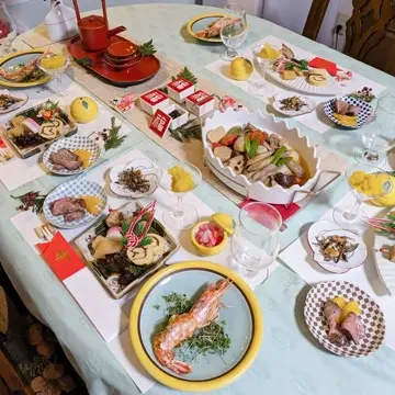 有田焼 プラチナ線 梅結び 小皿 ｜ 四季折々のおしゃれな和食器通販