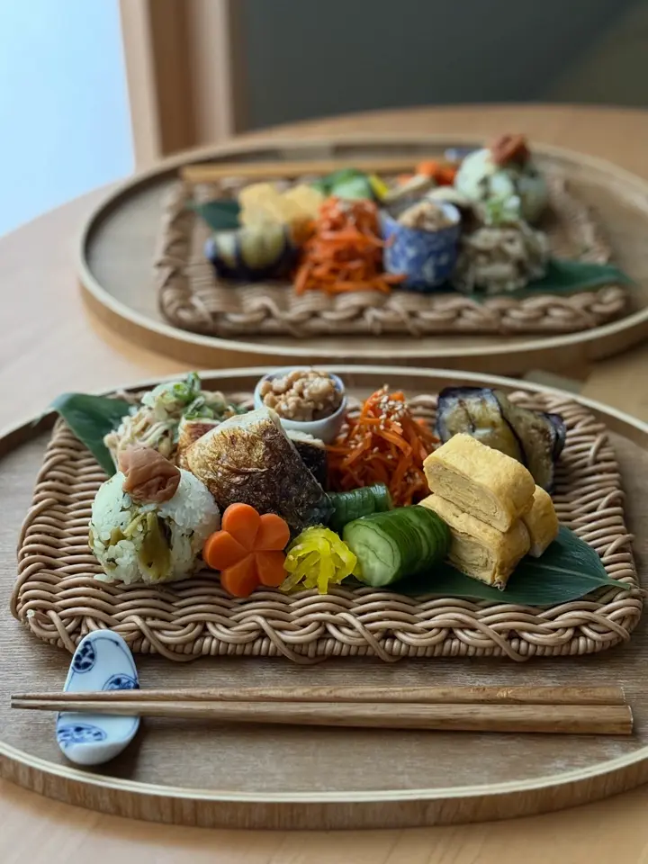 安福由美子 足付き小鉢豆皿4点セット 安福由美子 足付き小鉢豆