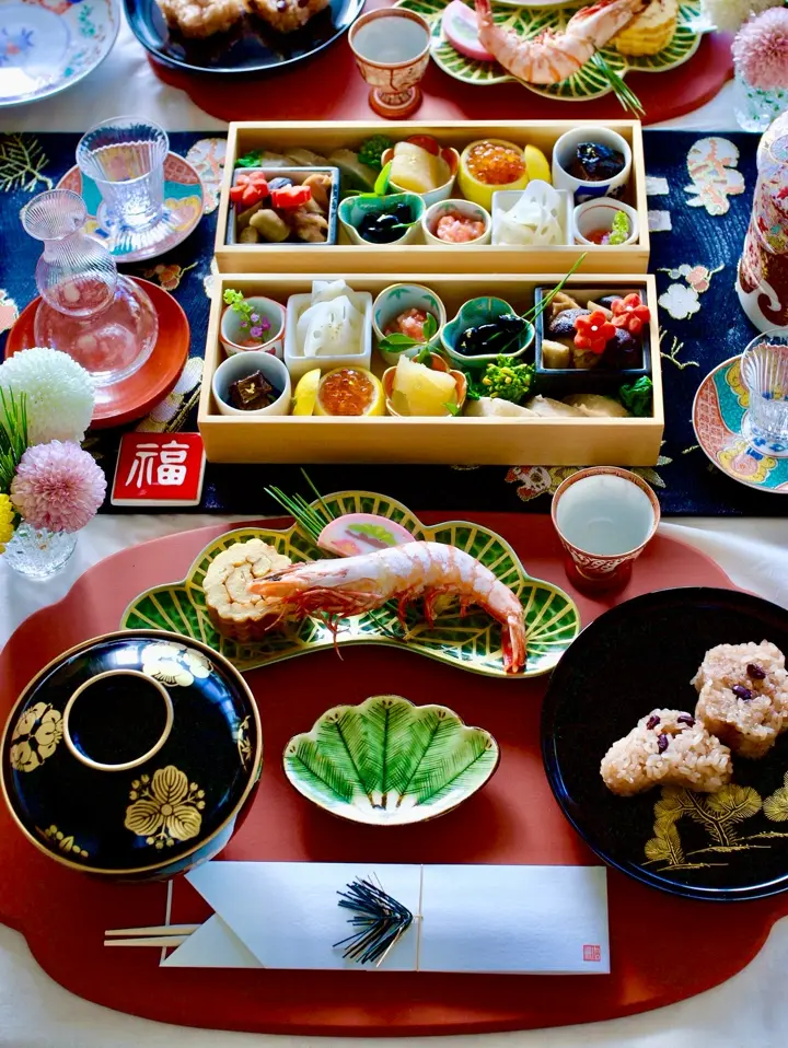 有田焼 錦茶緑金松葉形 前菜皿 ｜ 四季折々のおしゃれな和食器通販