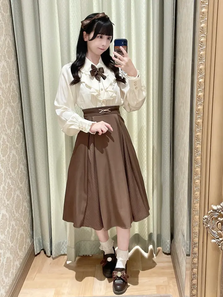 Antique Doll カスケードフリルブラウス – Amavel（アマベル）公式サイト