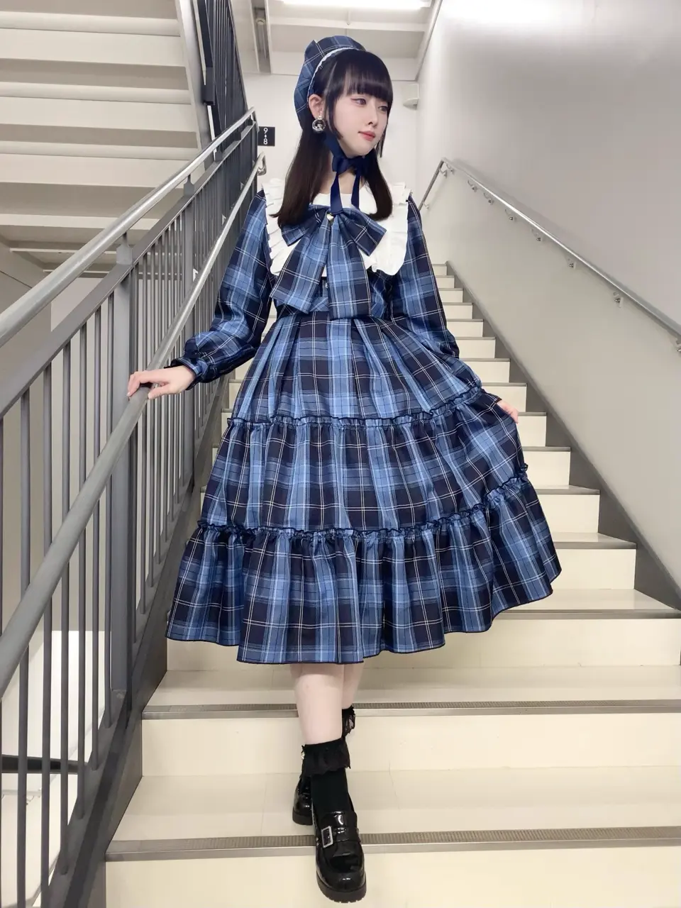 美品 Amavel Dolly Holiday チェックティアードワンピース Dolly Holiday チェックティアードワンピース(ロング丈) – Amavel