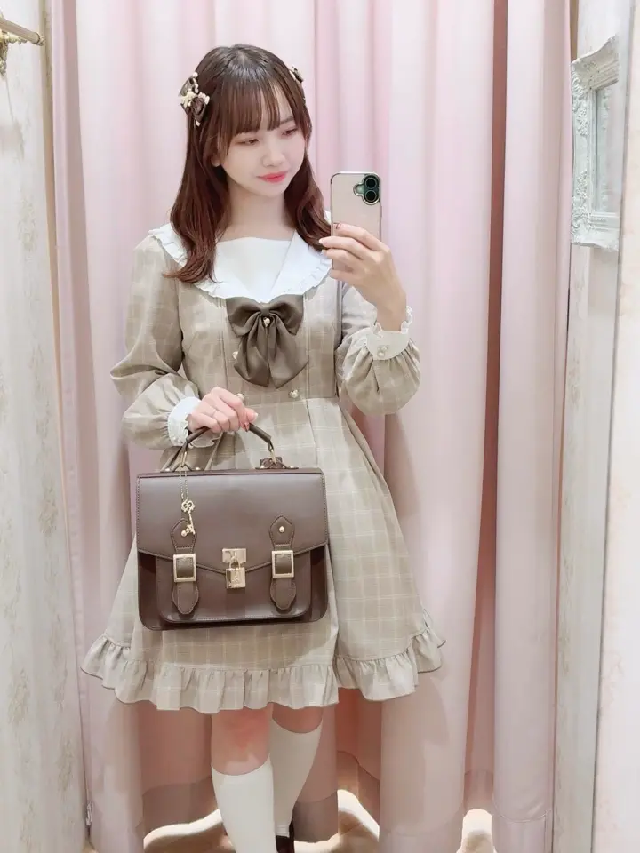 カギ付ミニサッチェルバッグ – Amavel（アマベル）公式サイト