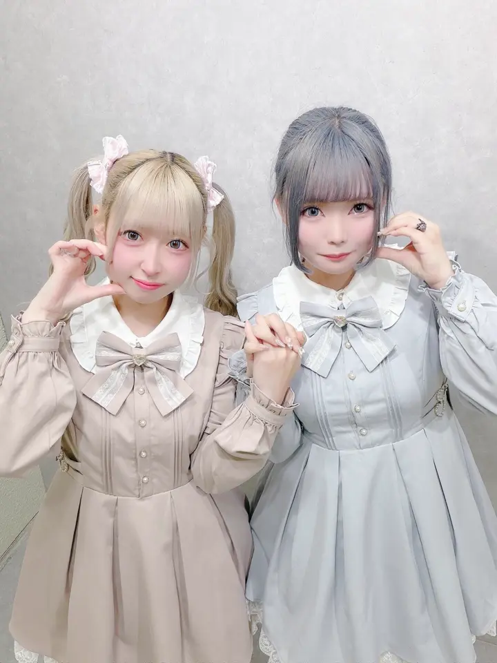 Girly Heart ビジュー付リボンブローチ – Amavel（アマベル）公式サイト