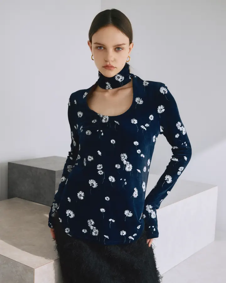 Mame Kurogouchi(マメ クロゴウチ)】 Velour Jersey Floral High Neck