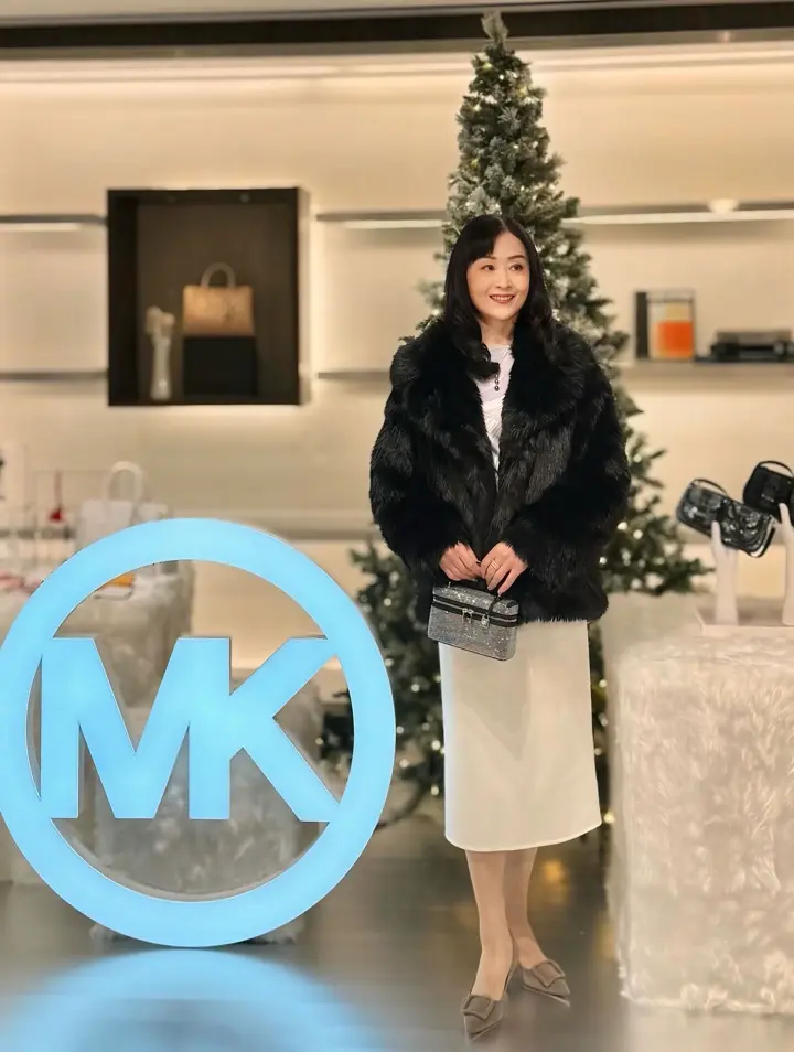 公式】マイケル・コース│MICHAEL KORS 公式オンラインストア