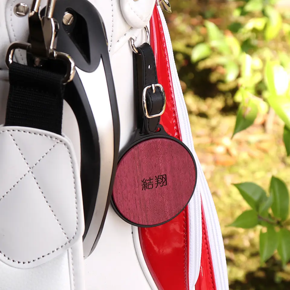 生産終了】「CONNIE Wristlet Clutch」コルクレザーを活用、ミニマルで