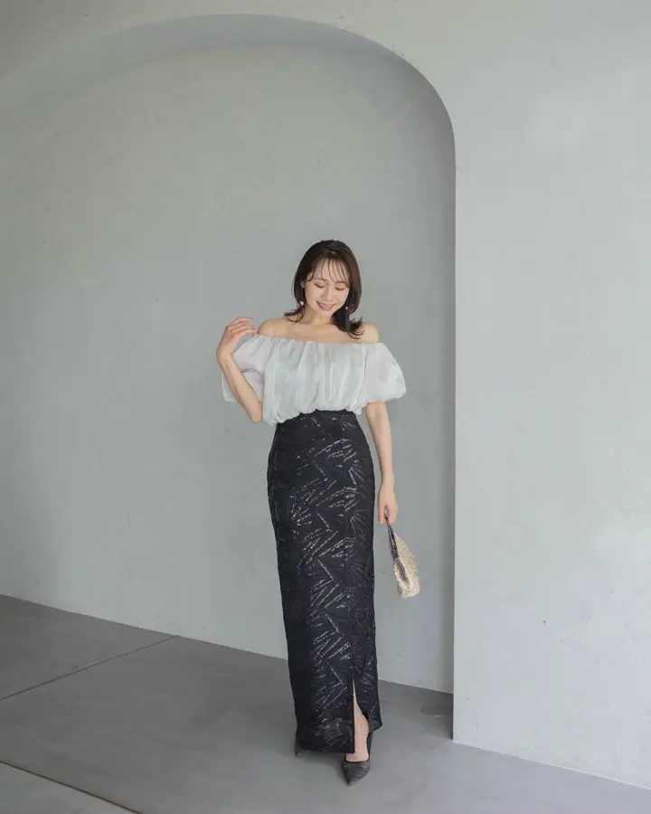 【美品】LEJA オフショルダースパンコールIラインスリットワンピースドレス 当日発送】オフショルダースパンコールIラインスリットワンピース