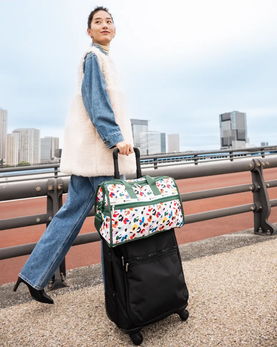 レスポートサック公式オンラインストア｜LeSportsac