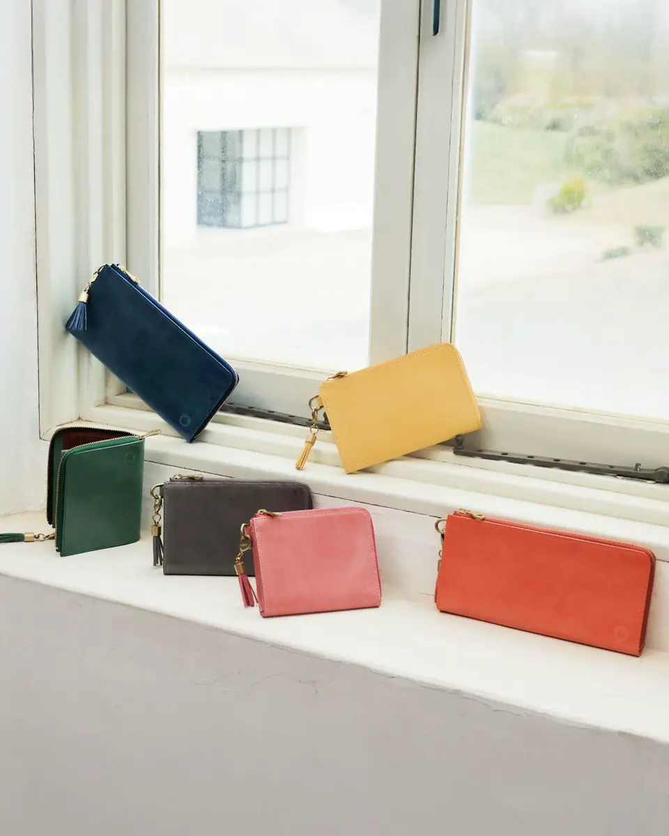 新品】kissora キソラ シビラ リスシオ二つ折り財布 チャコールグレー