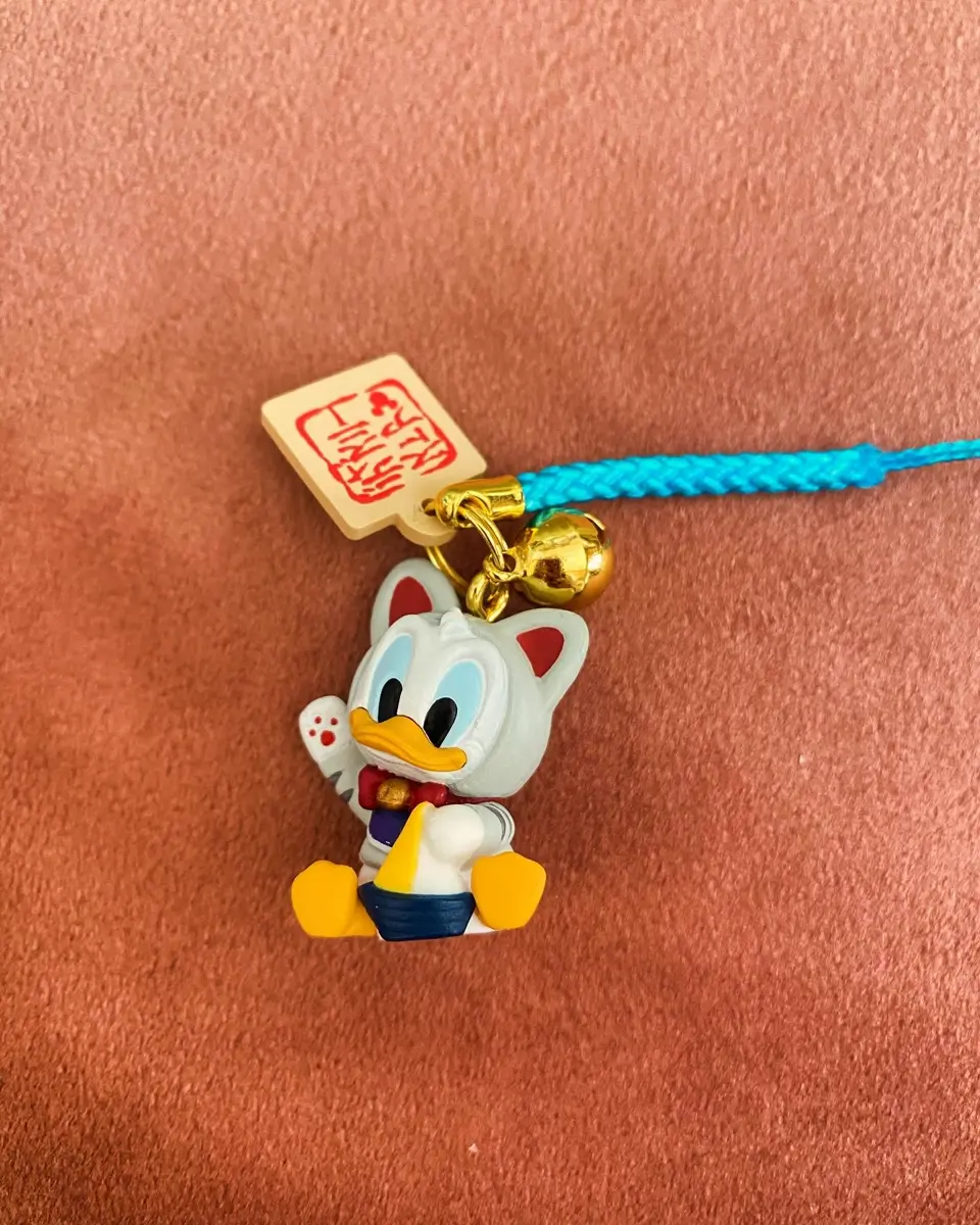 ディズニーストア シークレットストラップ 迎春コレクション 招き猫