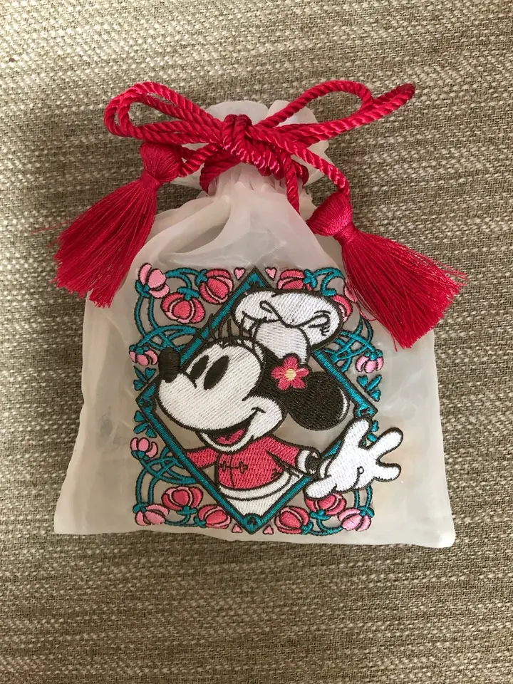 公式】ディズニーストア.jp | ミニー グミ 巾着入り ASIAN SWEETS