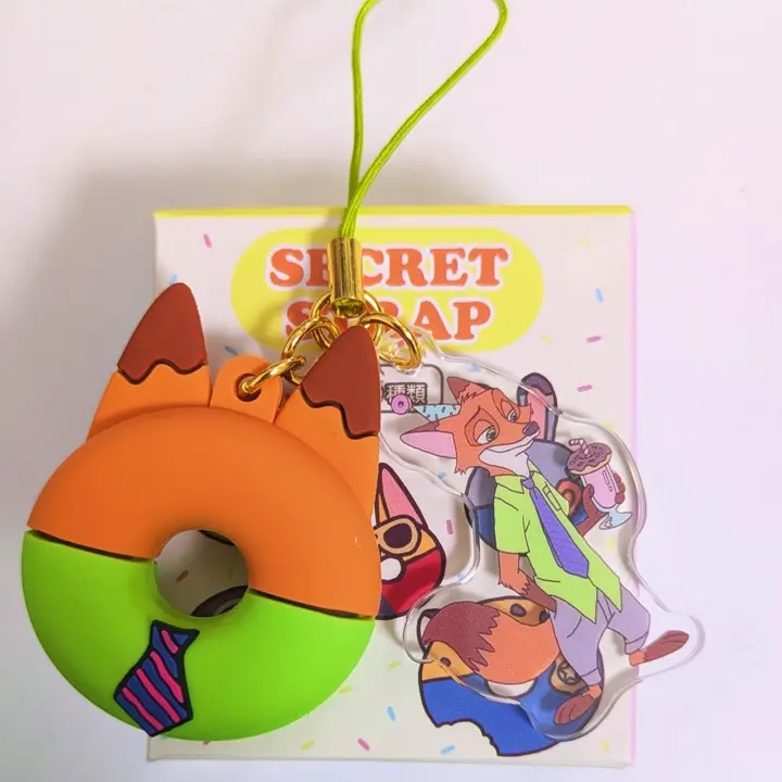 公式】ディズニーストア.jp | ズートピア シークレットストラップ 10TH