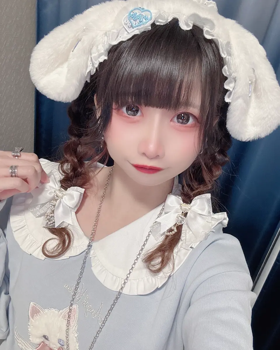 ハニーシナモン Angel kitten アップリケスウェット ワンピース ハニーシナモン Angel kitten アップリケスウェット ワンピース