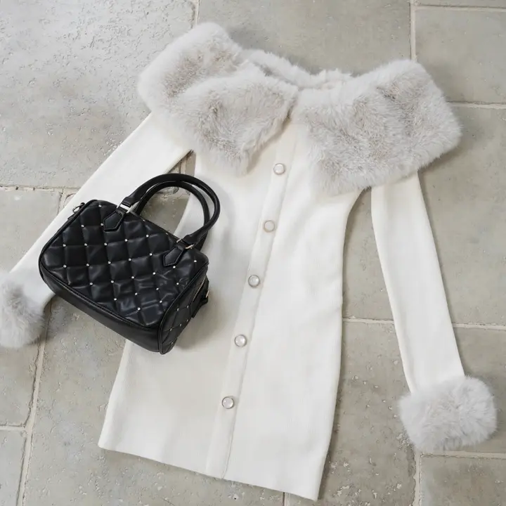 LIP SERVICE（リップサービス）｜ ファーオフショルボタンニット