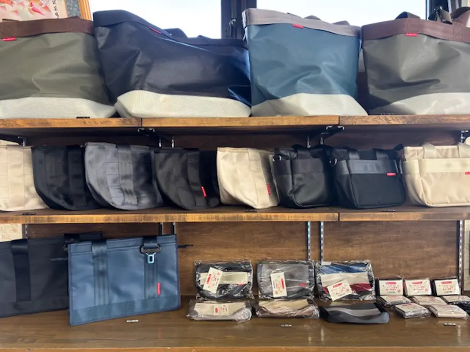 THINK SCRAP – THINK SCRAP シートベルト端材アップサイクルバッグブランド