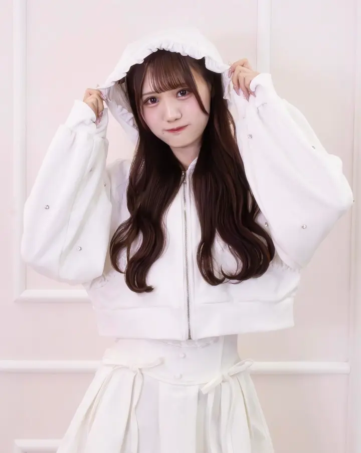 00s TRALALA ベロア　パーカー　フリル　平成　LIZLISA系　姫 00s y2k 平成ギャルTRALALAトゥララ LIZLISA ベロアパーカー - メルカリ