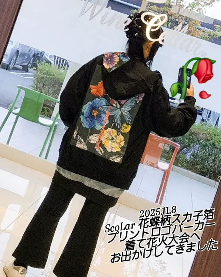 153657：花蝶柄スカ子箔プリントロゴパーカーの通販-ScoLar