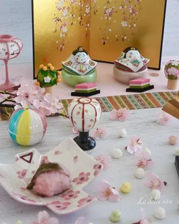 未使用 有田焼 桜絵 銘々皿5枚 お祝い　新生活　お花見　テーブルコーディネート 未使用 有田焼 桜絵 銘々皿5枚 お祝い 新生活 お花見 テーブル