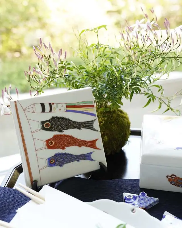 有田焼 錦鯉のぼり プレート ｜ 四季折々のおしゃれな和食器通販サイト