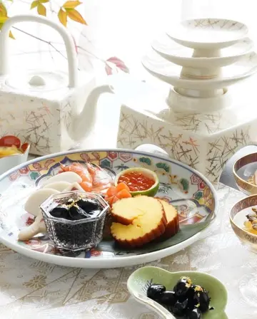 有田焼 染錦舞鶴蓋付珍味 ｜ 四季折々のおしゃれな和食器通販サイト