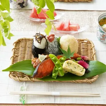 18030538547045915_fourgrace_ta