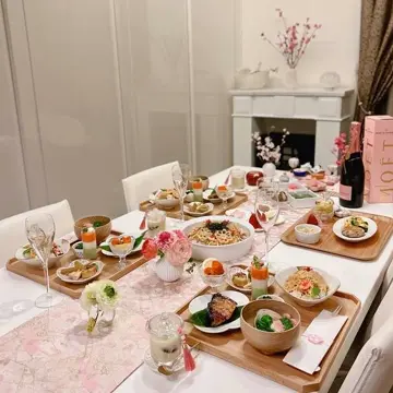 西陣織 菊と亀甲花菱紋 シャンパンゴールド×ピンクテーブル