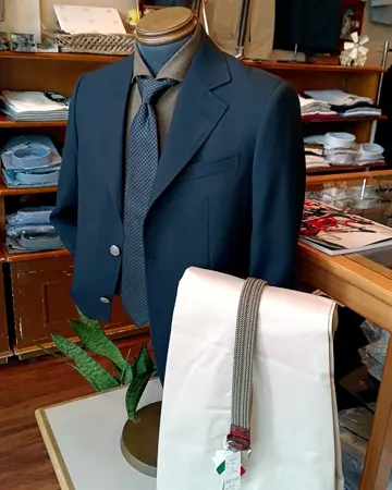 J.PRESS ネイビー ジャケット & 水色シャツ ＆ パンツ 2024 ネイビーブレザー「LET'S ENJOY THE BLAZERS」 | J.PRESS