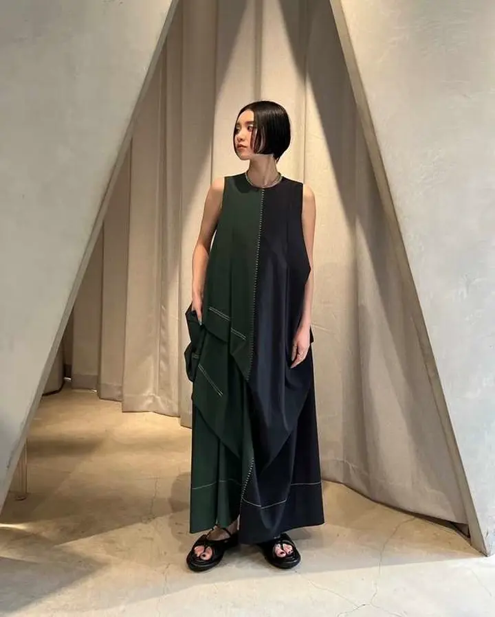 新品タグ付き　UN3D.　アンスリード　カラーブロックコクーンワンピース UN3D.（アンスリード）の「COLOR BLOCK COCOON OP / カラーブロック