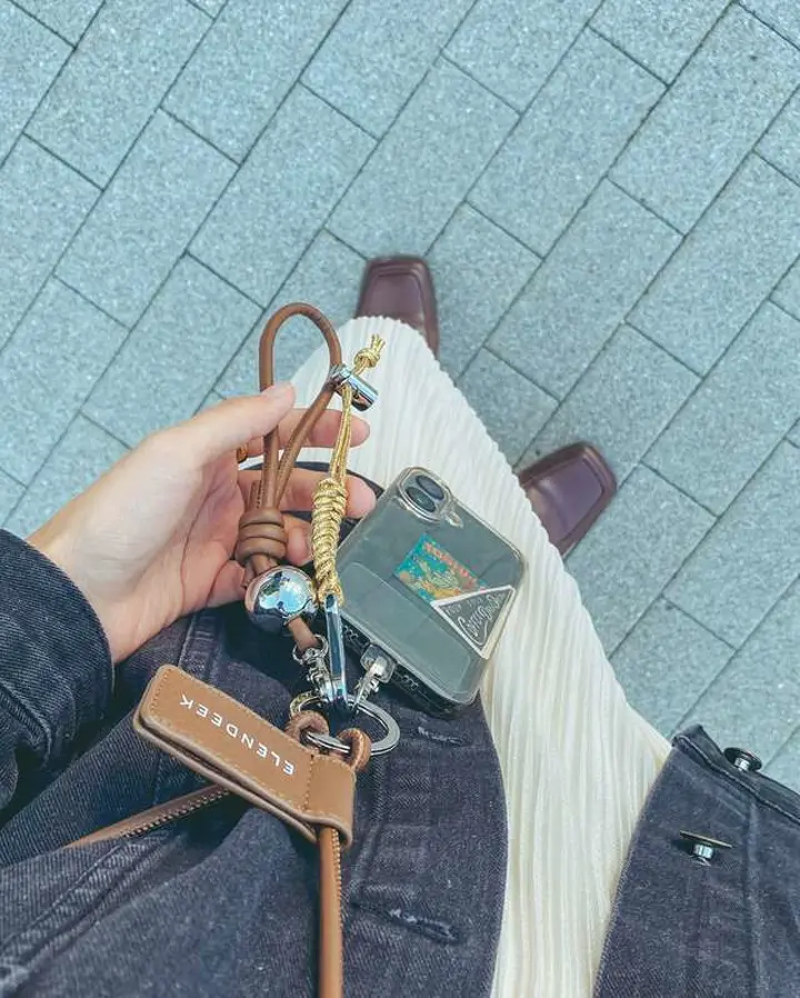 MULTI SMARTPHONE LEATHER SHOULDER｜グッズ/その他 | ELENDEEK