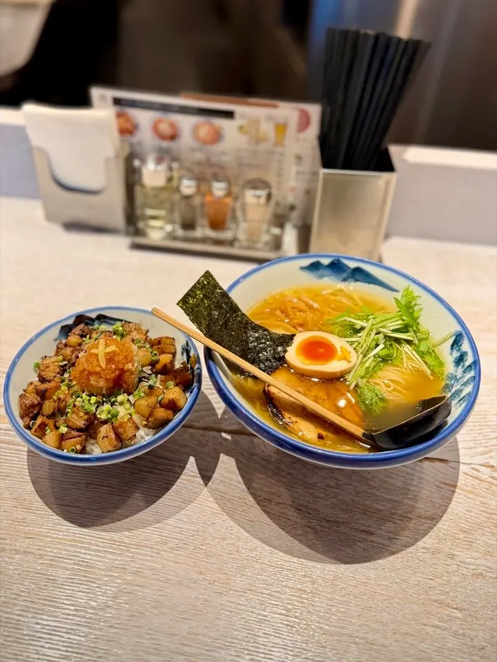 AFURI オリジナル ピンバッジ コンプリートセット AFURI オリジナル ピンバッジ コンプリートセット