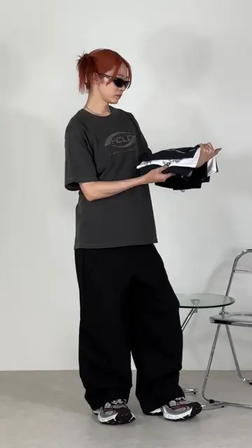受注制【Chikashitsu +】paint graphic t-shirt 2 (2color