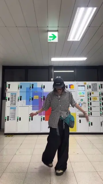 YR‪‪❤︎‬出品 1/35 Tiger Ⅱ s.SS Pz.Abt.501 No.204 #6 マイバッハ HL230 P30塗装