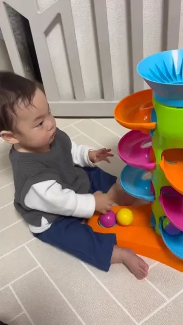 ベビー おもちゃ ロールアゲイン タワー 正規品 Amazon.co.jp: ファットブレイン(Fat Brain Toys) ロール