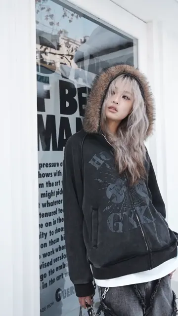 ファー付きフードジャケット（ファー取り外し可能）