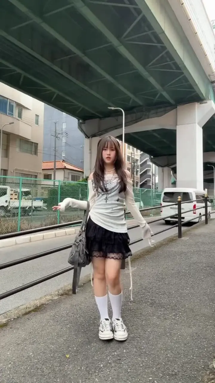 ファー付きヘビーウェイトフードジャケット 短丈 ショート丈 y2k グランジ お散歩🫶🏻 フードにファーついてるのy2kっぽくて可愛いよね🥹 可愛